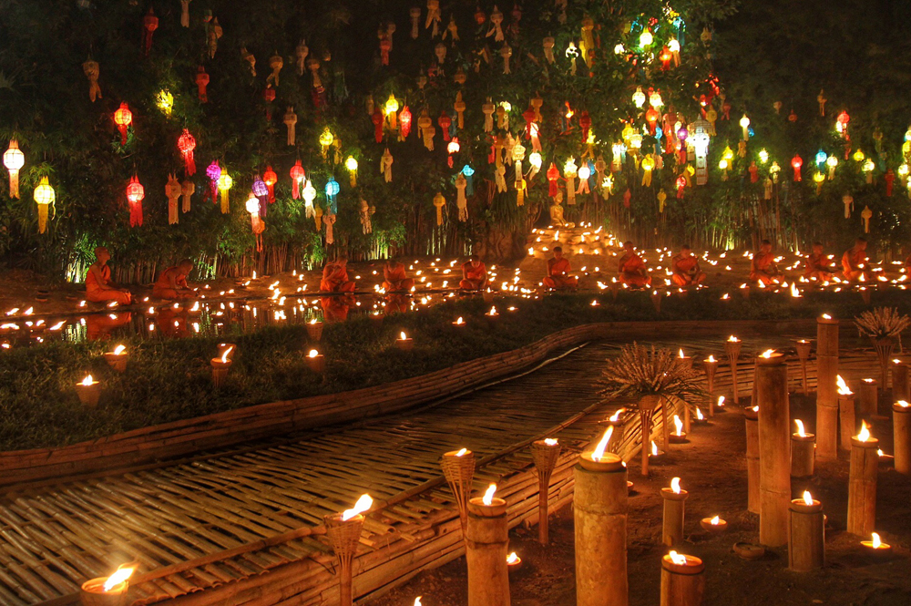 Loy Krathong and Yee Peng at Wat Pan Tao